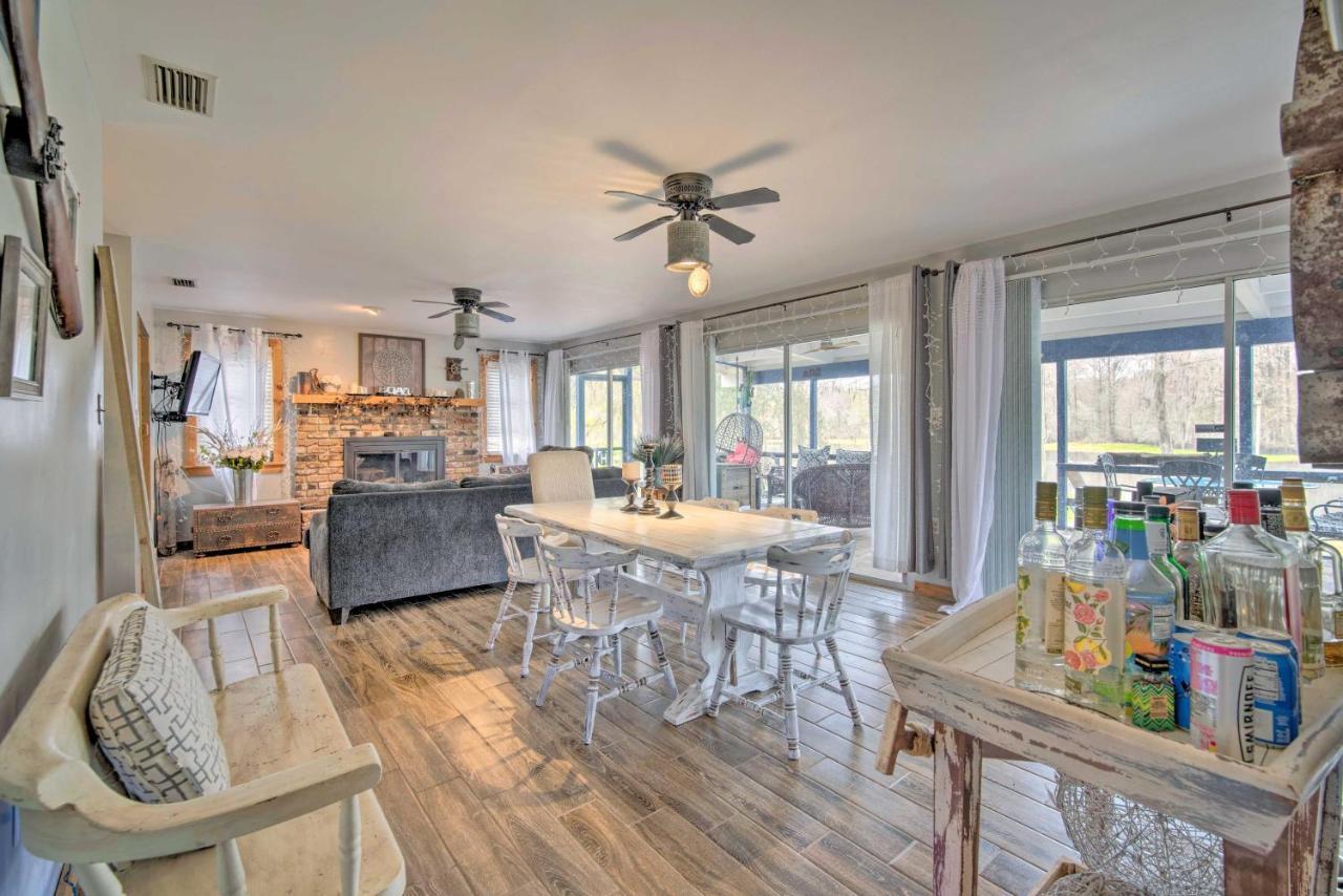 Unplugged Withlacoochee Riverfront Retreat! ブッシュネル  エクステリア 写真