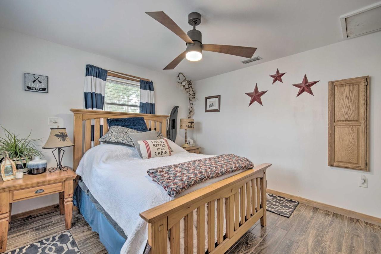 Unplugged Withlacoochee Riverfront Retreat! ブッシュネル  エクステリア 写真