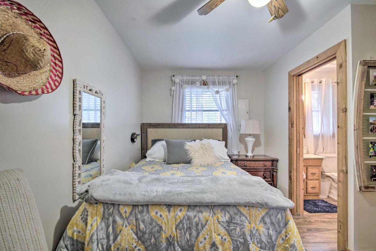 Unplugged Withlacoochee Riverfront Retreat! ブッシュネル  エクステリア 写真