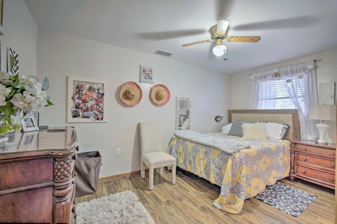 Unplugged Withlacoochee Riverfront Retreat! ブッシュネル  エクステリア 写真