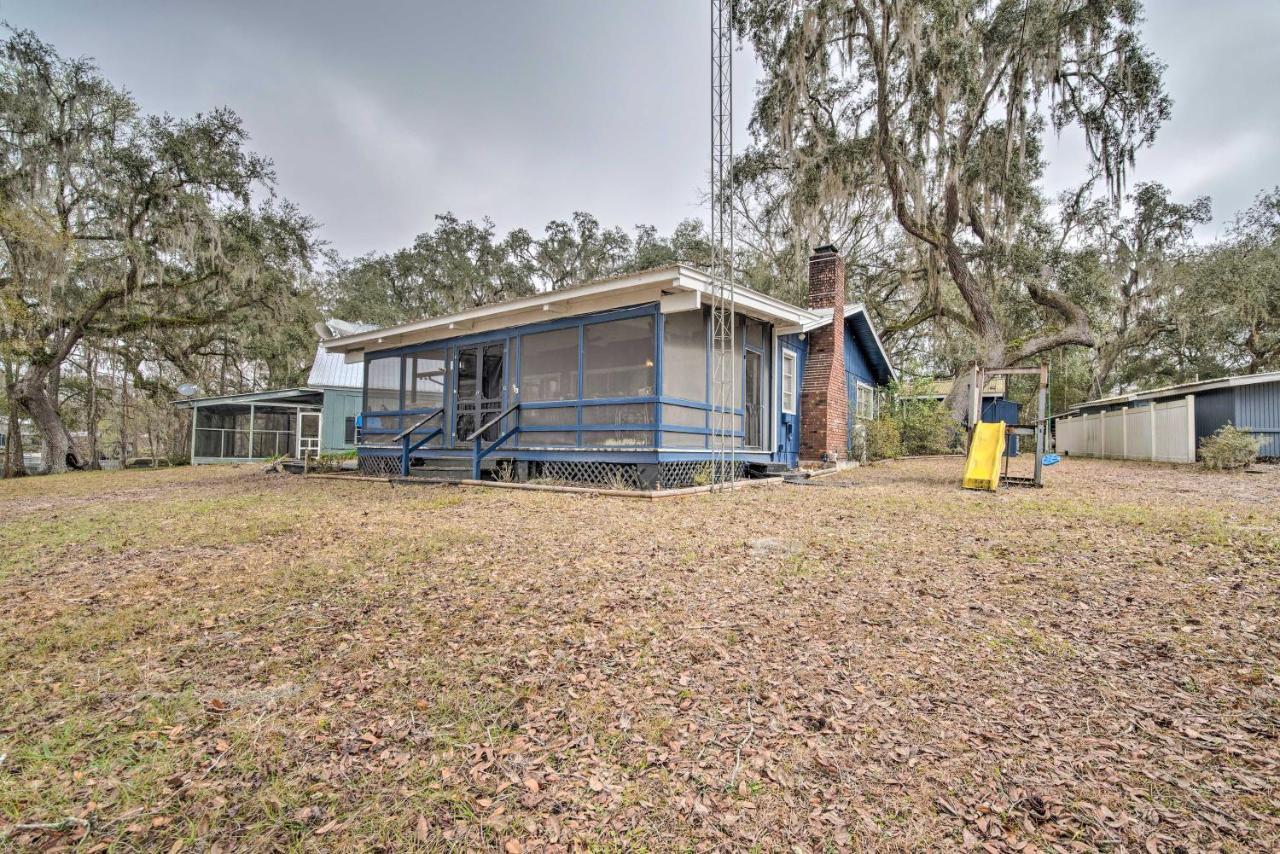 Unplugged Withlacoochee Riverfront Retreat! ブッシュネル  エクステリア 写真